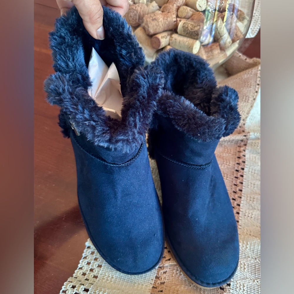 So Authentic American Heritage Boots. Navy blue. Size 9.5